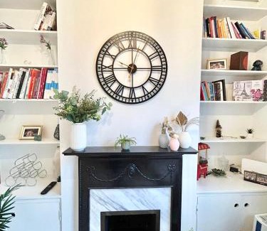 Earl's Court Apartment | Charming 2 Beds in Chelsea By Earl's Court Station