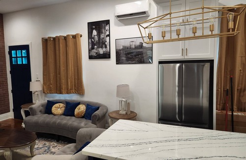 Seventh Ward Cottage | Charming 2-BR, 2-bath cottage w/AC, Heat, WiFi and 5 min from French Quarter.