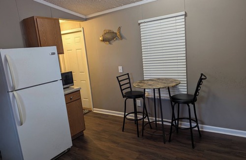 Summerton House | Charming 2-BR 2BA John C Landing-Cuddo-Wyboo Summerton SC Anchor Inn Lake Marion