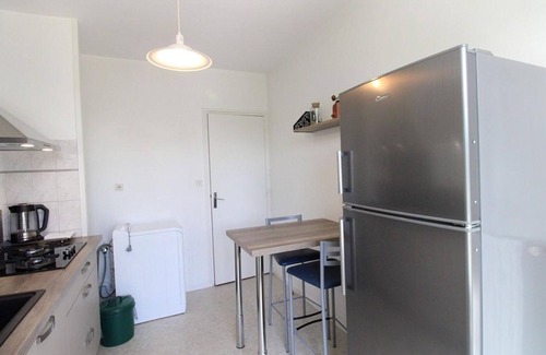 Saint-Gerons Cottage | Charming 2-BR Cottage near Lake with Wi-Fi, BBQ, Pet-Friendly