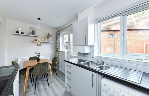 Radcliffe on Trent House | Charming 2-Bed Home with Parking