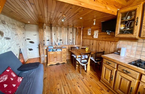 Real House | Charming 2-Room House for 4 Near Ski Resorts in Formiguères