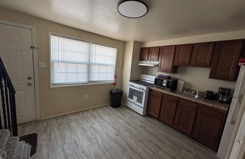 Halethorpe House | Charming 2-bedroom townhome with AC, WiFi in lovely Baltimore Highlands
