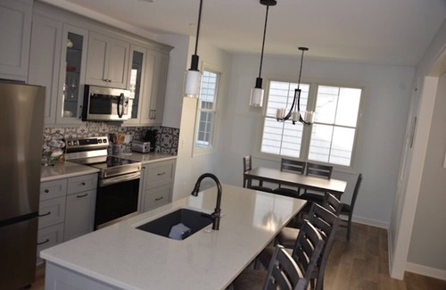 Lakeside House | Charming 2024 Award-Winning Home inside the gates of Lakeside!