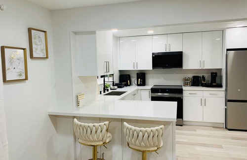 Central District House | Charming 2B&1.5Bathroom with 3 Queens beds in brilliant Seattle