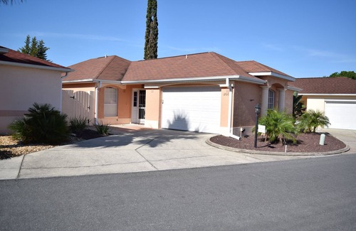 The Villages House | Charming 2B/2B Villa located near Spanish Springs Town Square