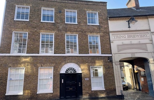 Tring Apartment | Charming 2B Georgian Flat in Historic Tring
