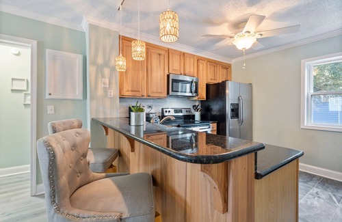 McCutcheon Field Condo | Charming 2BR/2BA Beach Condo Steps from North Topsail Beach