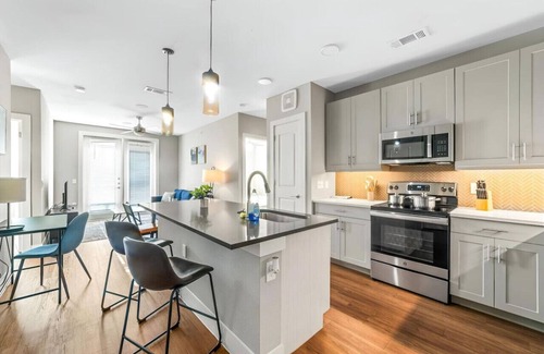 Fort Worth Apartment | Charming 2BD/2BA with Beautiful Pool in Fort Worth