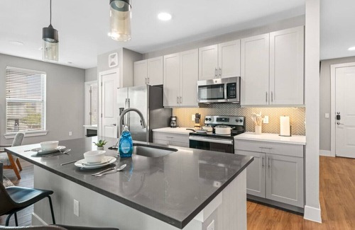 Fort Worth Apartment | Charming 2BD/2BA with Beautiful Pool in Fort Worth