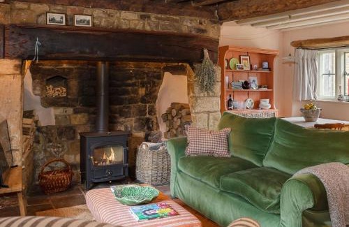 Kingham House | Charming 2BD Cottage in the Heart of Kingham!