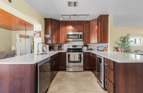 Saint James City House | Charming 2BR/2BA Pet-Friendly Home with Pool in St. James City!