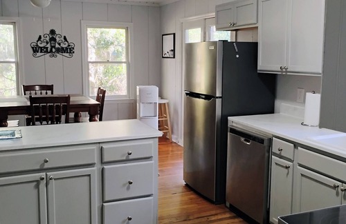 Edisto Island House | Charming 2BR/2BA home in quiet, wooded area of Edisto, 4 mi. to beach