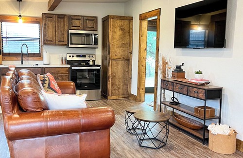 Llano Cabin | Charming 2BR Bunkhouse in the heart of the Texas Hill Country!