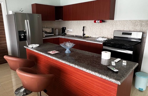 The Lime Condo | Charming 2BR Condo w/A/C + Gym in Scenic Lance Aux Épines