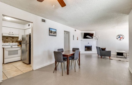 Fort Worth House | Charming 2BR Duplex | Mins to DT