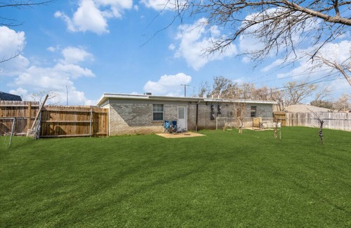 Fort Worth House | Charming 2BR Duplex | Mins to DT