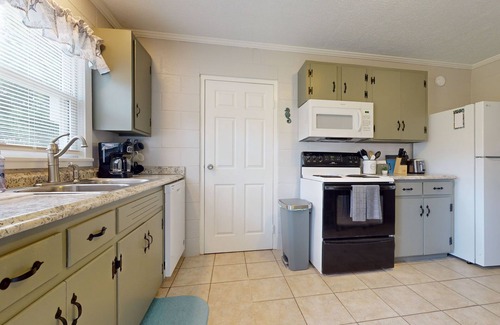Wilmington House | Charming 2BR Duplex with high speed internet and close to local attractions