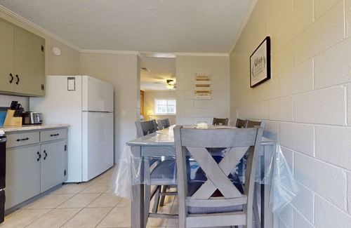 Wilmington House | Charming 2BR Duplex with high speed internet and close to local attractions