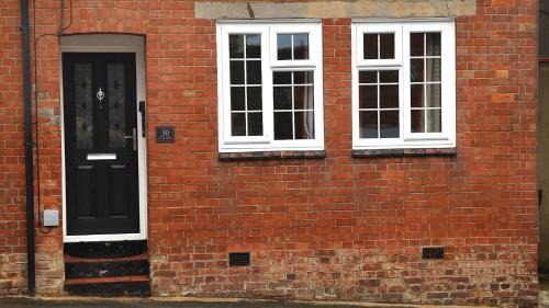 Ilminster House | Charming 2BR Edwardian House in Market Town
