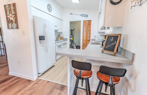 Port Charlotte House | Charming 2BR Home w/Heated Pool & Arcade in Quiet Area – Perfect Location!