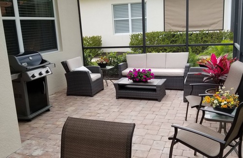 Nokomis House | Charming 2BR house & garage in the Venetian Golf & River Club in North Venice FL