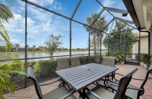 Nokomis House | Charming 2BR house & garage in the Venetian Golf & River Club in North Venice FL