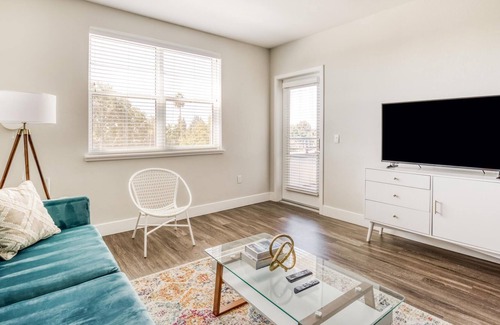 Centerville Apartment | Charming 2BR in Fremont, Pool, Gym + Parking