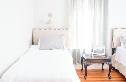 Hartford Apartment | Charming 2BR in Hartford's Southwest Neighborhood