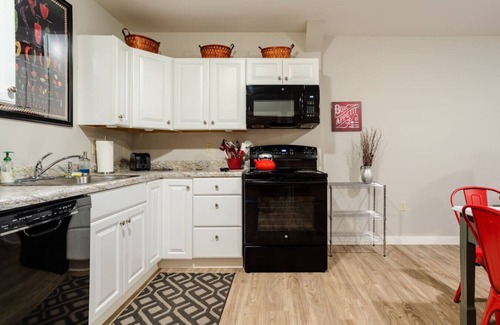 Delhi Apartment | Charming 2BR In-Town Stay Near SUNY Delhi | Cool, Comfy & Walkable Fun