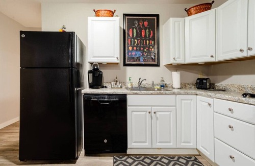 Delhi Apartment | Charming 2BR In-Town Stay Near SUNY Delhi | Cool, Comfy & Walkable Fun