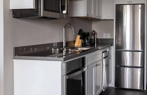 New Orleans Hotel | Charming 2BR Oasis Close to New Orleans Hotspots