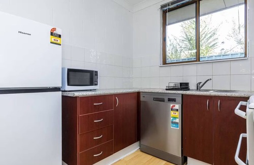 East Albury Apartment | *Charming 2BR Retreat in Heart of Southern Bliss