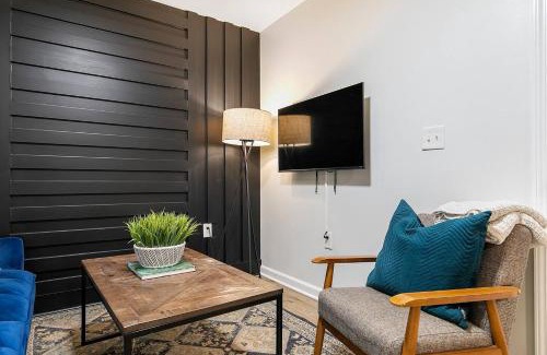 Clarkdale Apartment | Charming 2BR Retreat-Free Parking
