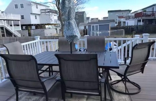 Brigantine House | Charming 2BR townhome with Bay/Golf views,renovated, 2 blocks to Beach with WIFI