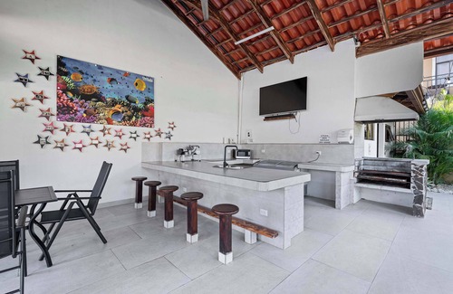 Coco Condo | Charming 2BR Villa w/Private Pool & Garden
