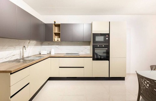 Gzira Apartment | Charming 2BR w/Maltese Balcony Off the Promenade