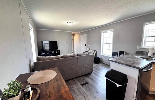 Warren House | Charming 2BR Warren House