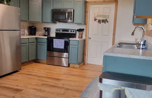 Bonners Ferry House | Charming 3/2 home with deck to enjoy mountain views in peaceful Bonners Ferry