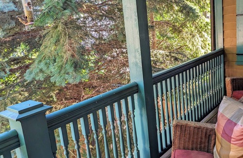 Brewers Hill Cottage | Charming 3-bdrm cottage walking distance to Fiserv, fitness room & WiFi