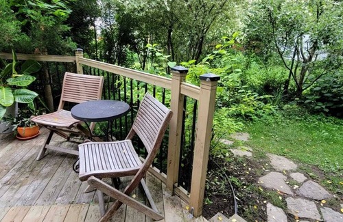 Hull House | Charming 3 BDRM house private garden minutes from dwtn Ottawa and Gatineau park