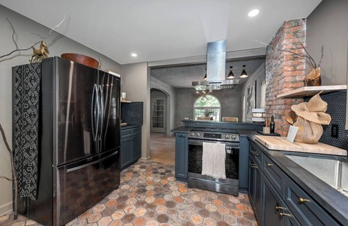 Cleveland Heights House | Charming 3-bedroom house in welcoming Cleveland Heights with AC, WiFi
