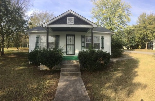 Goodlettsville House | Charming 3-Bed, 1.5-Bath Home – Entire Space Just for You!