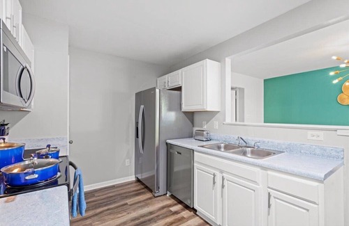 Paw Creek House | Charming 3 bed, 3 bath townhouse 10 min from CLT Airport and Uptown Charlotte!