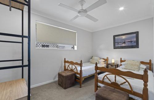 Nundah Apartment | Charming 3-bed Apartment near Local Shops