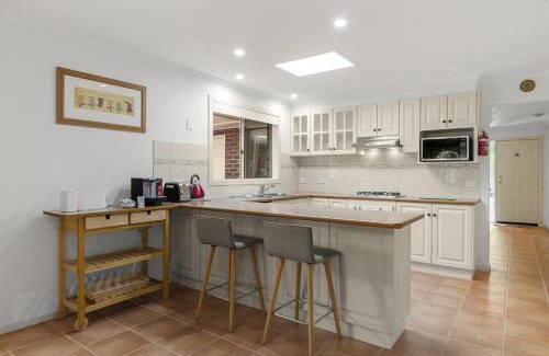 Werribee House | Charming 3-Bed Family Home with Amazing Garden