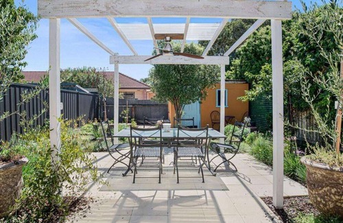 Exeter House | Charming! 3 Bed Garden by Beach