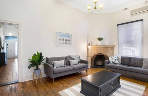 Exeter House | Charming! 3 Bed Garden by Beach