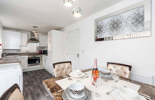 Doncaster House | Charming 3 Bedroom Home with Garden near Doncaster