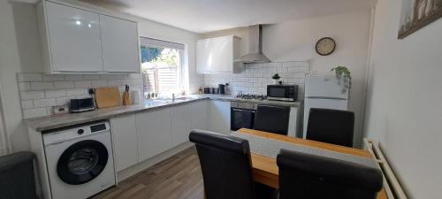 Peterborough House | Charming 3 bed near A1 and central Peterborough